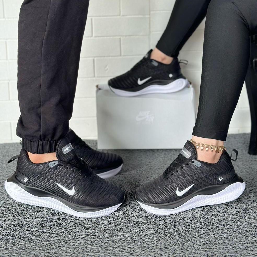 NIKE INFINITY RUN 4